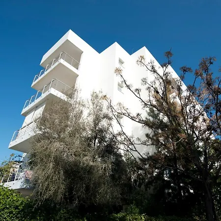 Glabur - The Cozy Atelier - City, Free Parking & Wifi, Welcomes You!!! דירה